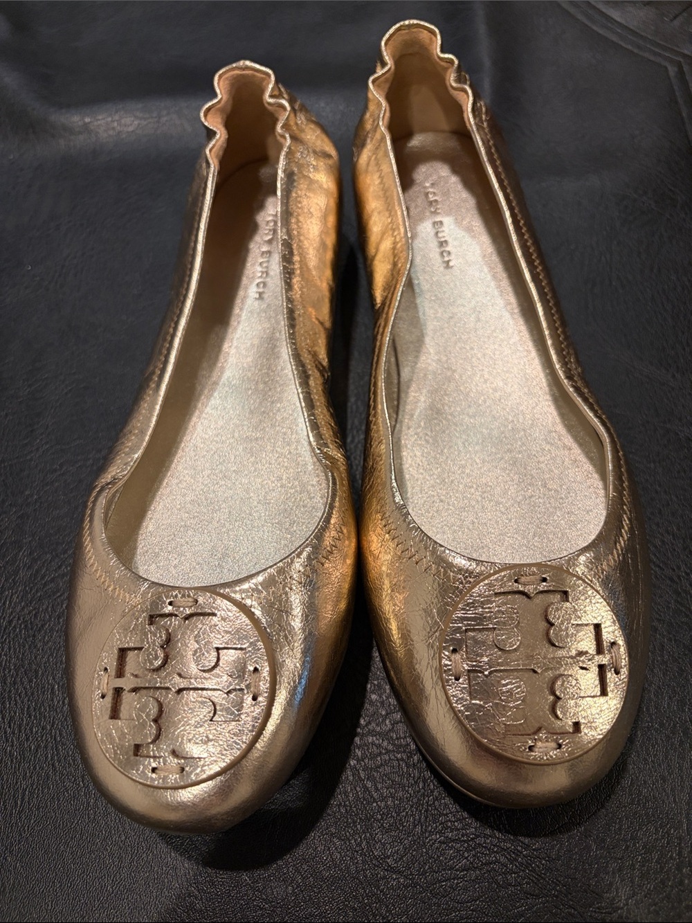 Tory Burch Gold Logo Ballet Flat Size 7.5 NEW